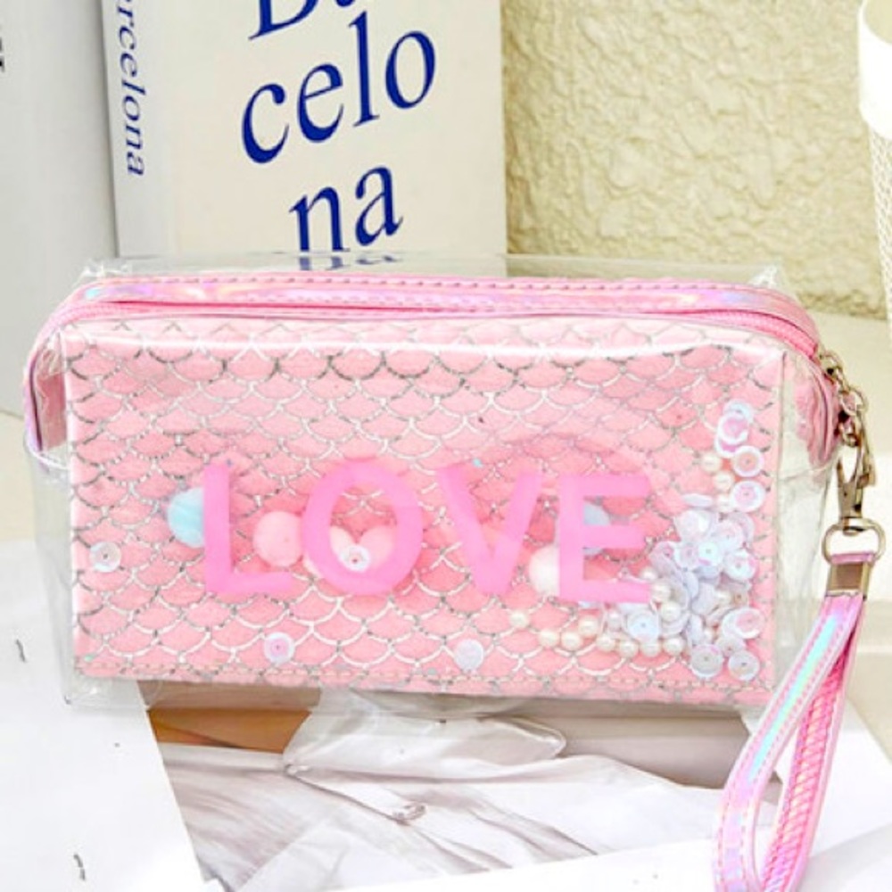 Makeup bag